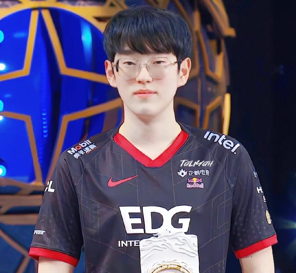 Scout新星险胜表现突出，中国队前途光明！的简单介绍