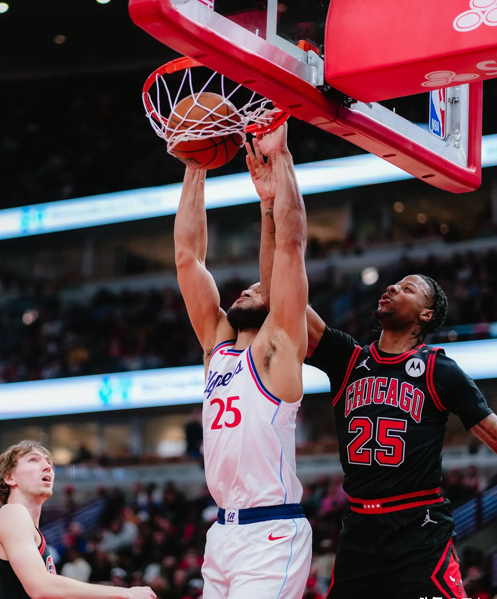 开云官方在线入口-哈登与30激战快船分钟，出色防守胜负难料！，Doinb焦点对战比赛高潮迭起的简单介绍-开云官方在线入口